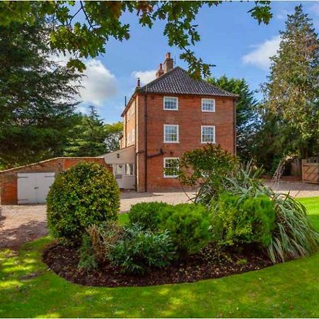 Large Three Storey Georgian House And Gardens Villa Wrentham Bagian luar foto