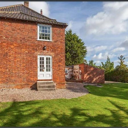 Large Three Storey Georgian House And Gardens Villa Wrentham Bagian luar foto