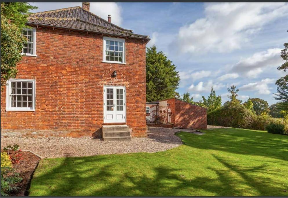 Large Three Storey Georgian House And Gardens Villa Wrentham Bagian luar foto